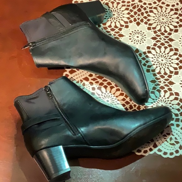 East 5th Black Heeled Booties | Size 9.5 - Picture 4 of 6